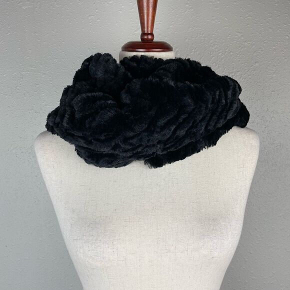 Black Velour Infinity Scarf EUC - Picture 2 of 5